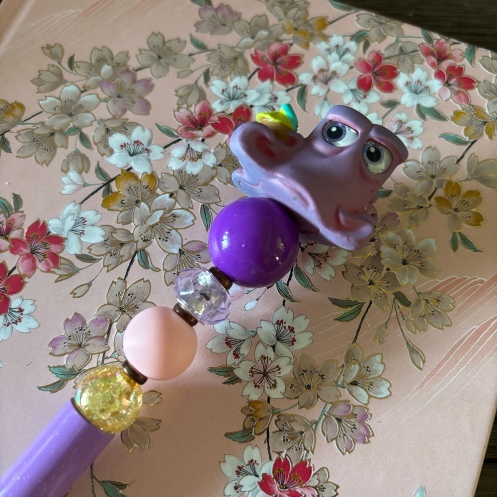Disney Doorables: Finding Dory: Hank summer handmade beaded pen